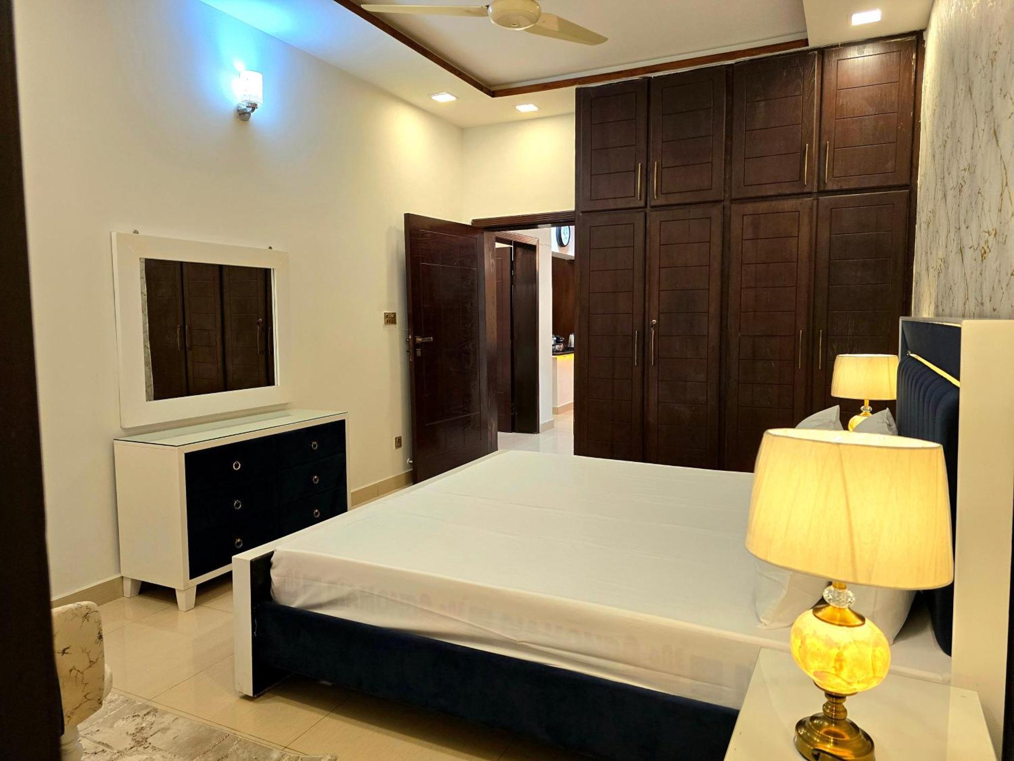 The Millenial Apartments & Suites Bahria Town Rawalpindi Ngoại thất bức ảnh